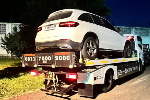 Evakuasi-Mobil-Roda-Terkunci