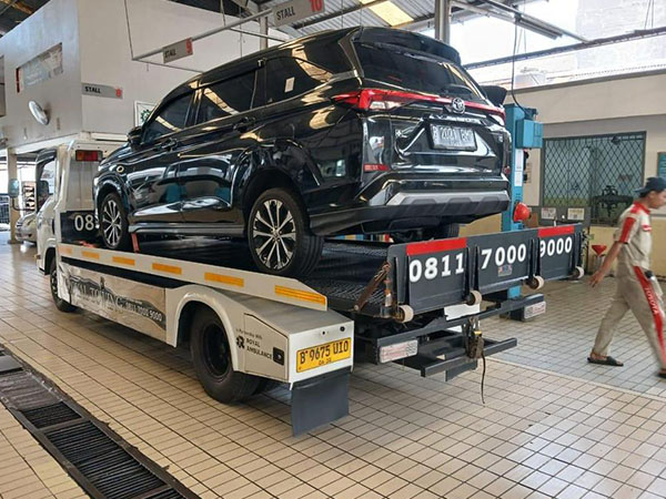 Royal Towing (14) Royal Towing (14)