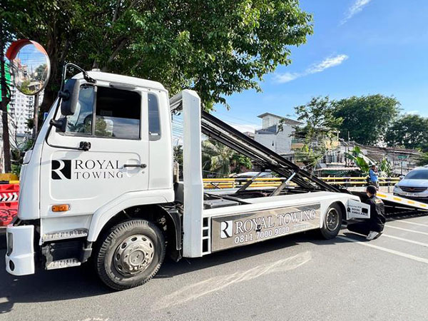 Royal Towing (21) Royal Towing (21)