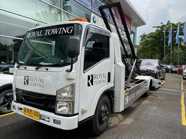Royal Towing (4) Royal Towing (4)