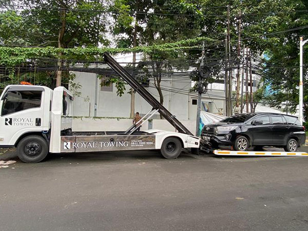 Royal Towing (49) Royal Towing (49)