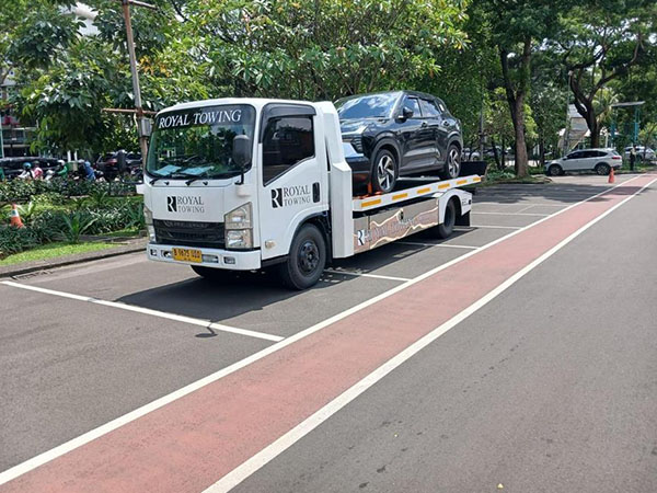 Royal Towing (52) Royal Towing (52)