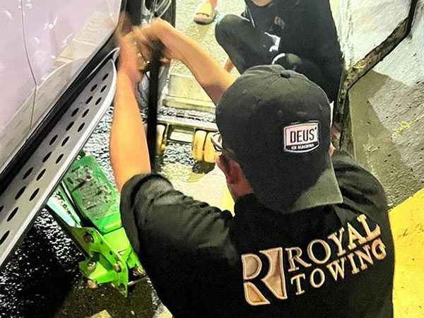Royal Towing (53) Royal Towing (53)