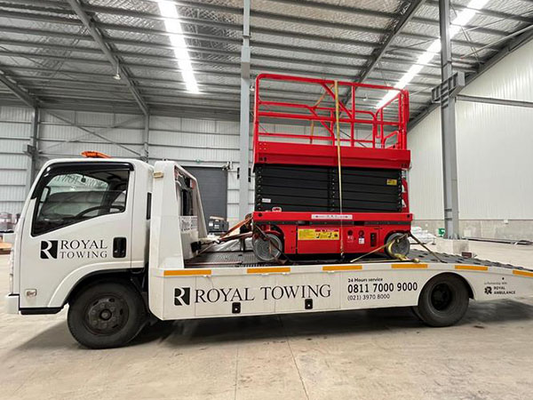 Royal Towing (64) Royal Towing (64)