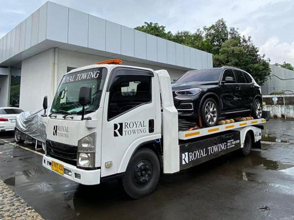 Royal Towing (7) Royal Towing (7)
